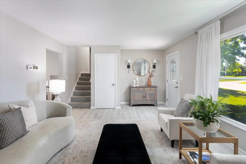 5 Redstart Road Naperville IL 60565