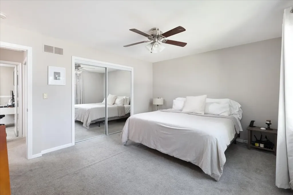 5 Redstart Road Naperville IL 60565