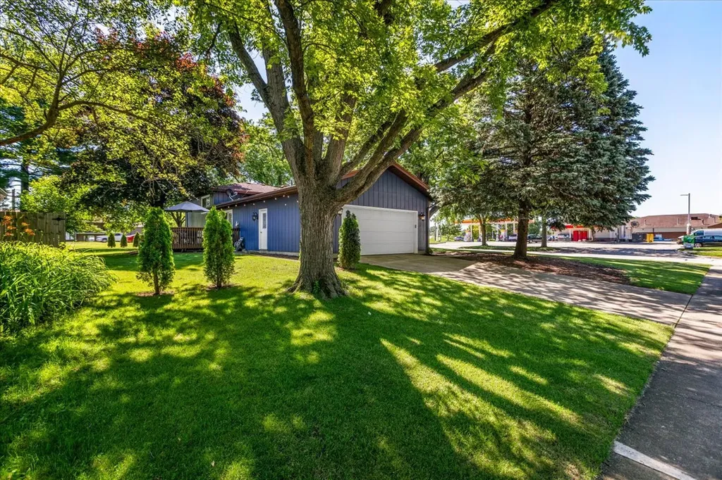 5 Redstart Road Naperville IL 60565