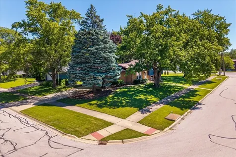 5 Redstart Road Naperville IL 60565