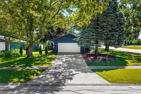 5 Redstart Road Naperville IL 60565