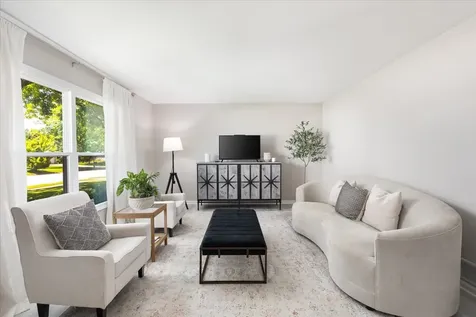 5 Redstart Road Naperville IL 60565