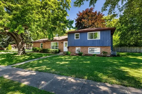 5 Redstart Road Naperville IL 60565
