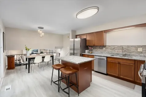 5 Redstart Road Naperville IL 60565