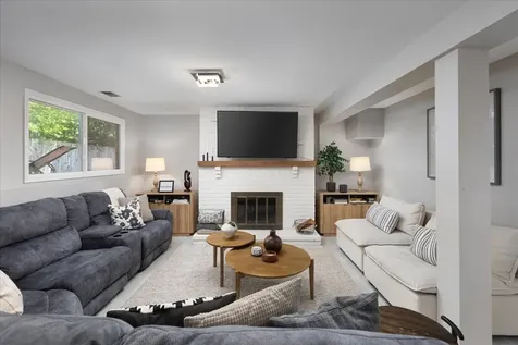 5 Redstart Road Naperville IL 60565