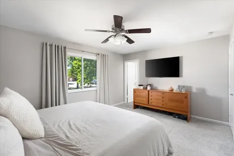 5 Redstart Road Naperville IL 60565