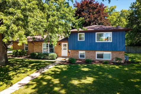 5 Redstart Road Naperville IL 60565