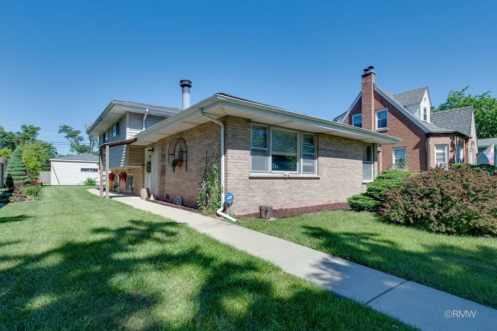 310 South Mason Street Bensenville IL 60106