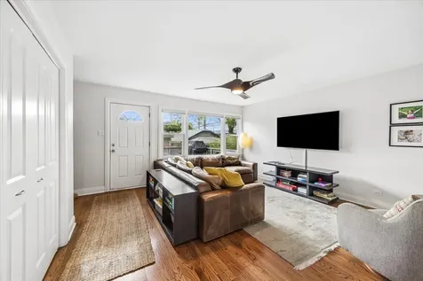 1180 South East Avenue Oak Park IL 60304