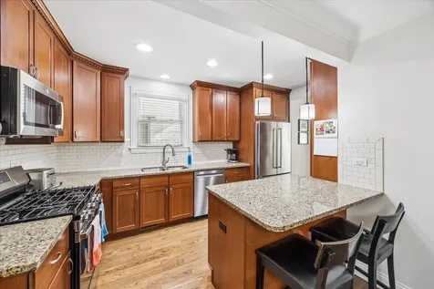 1180 South East Avenue Oak Park IL 60304