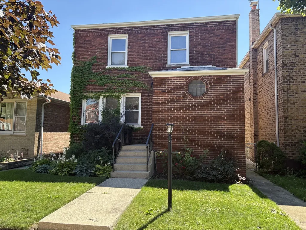 10443 South Calumet Avenue Chicago IL 60628