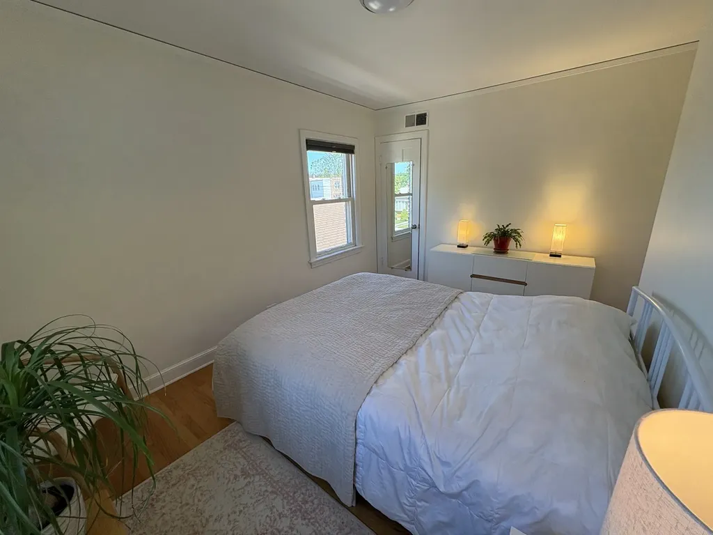 10443 South Calumet Avenue Chicago IL 60628