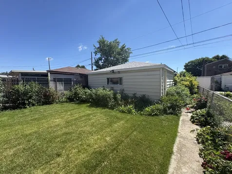 10443 South Calumet Avenue Chicago IL 60628