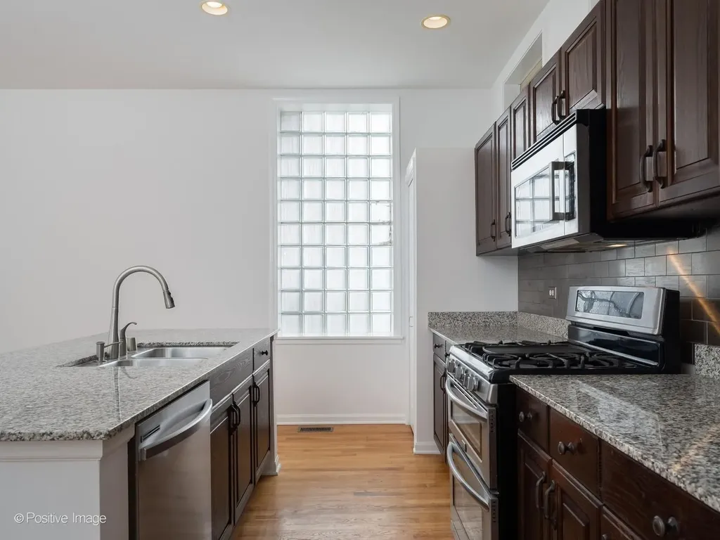 1947 West Evergreen Avenue Chicago IL 60622
