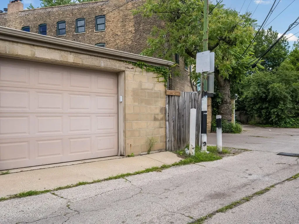 1947 West Evergreen Avenue Chicago IL 60622