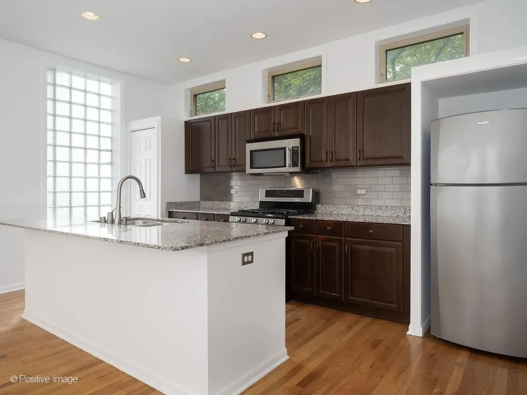 1947 West Evergreen Avenue Chicago IL 60622