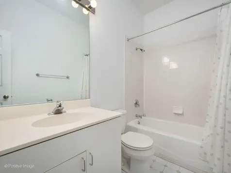 1947 West Evergreen Avenue Chicago IL 60622