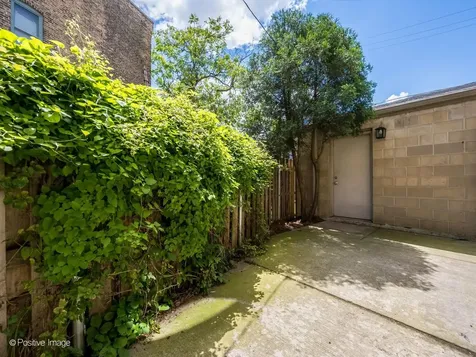 1947 West Evergreen Avenue Chicago IL 60622