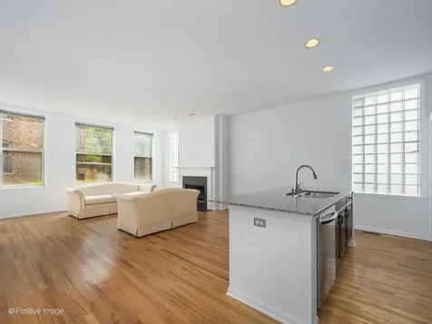1947 West Evergreen Avenue Chicago IL 60622
