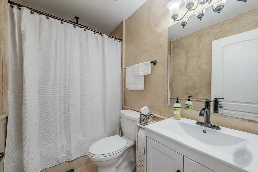 1535 Raymond Drive Naperville IL 60563