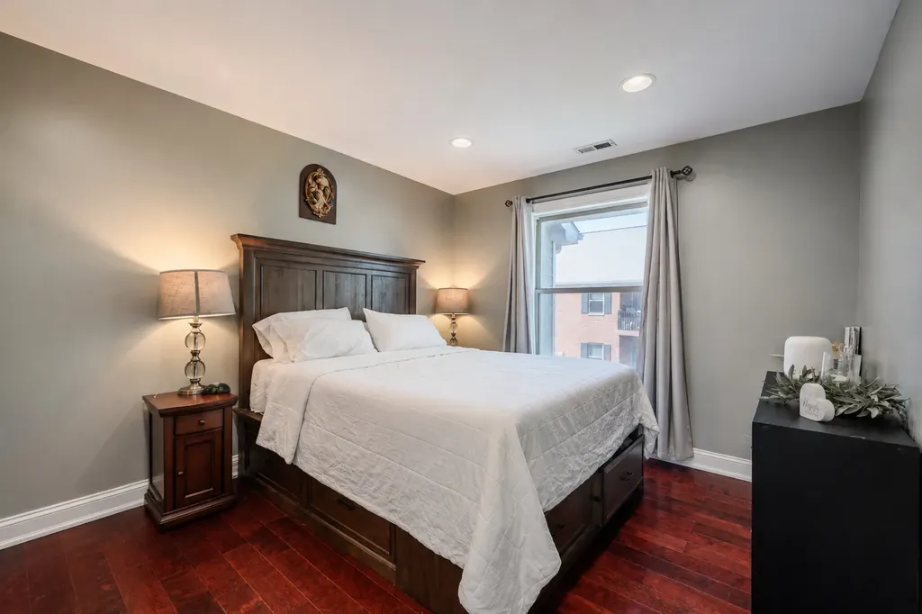 1535 Raymond Drive Naperville IL 60563
