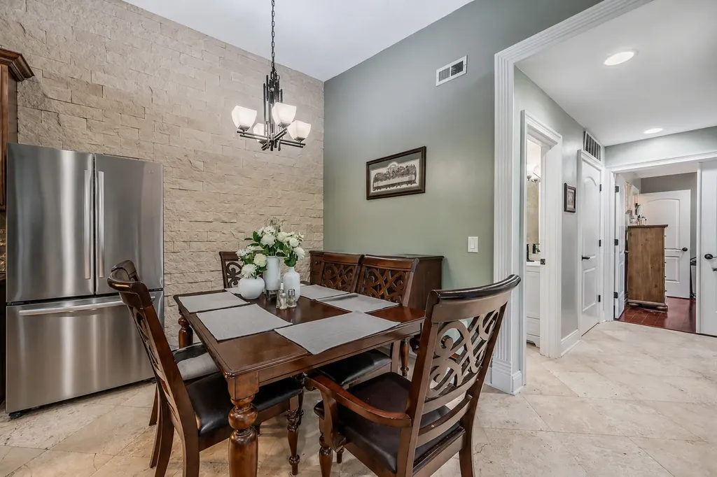1535 Raymond Drive Naperville IL 60563