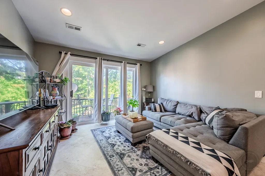 1535 Raymond Drive Naperville IL 60563