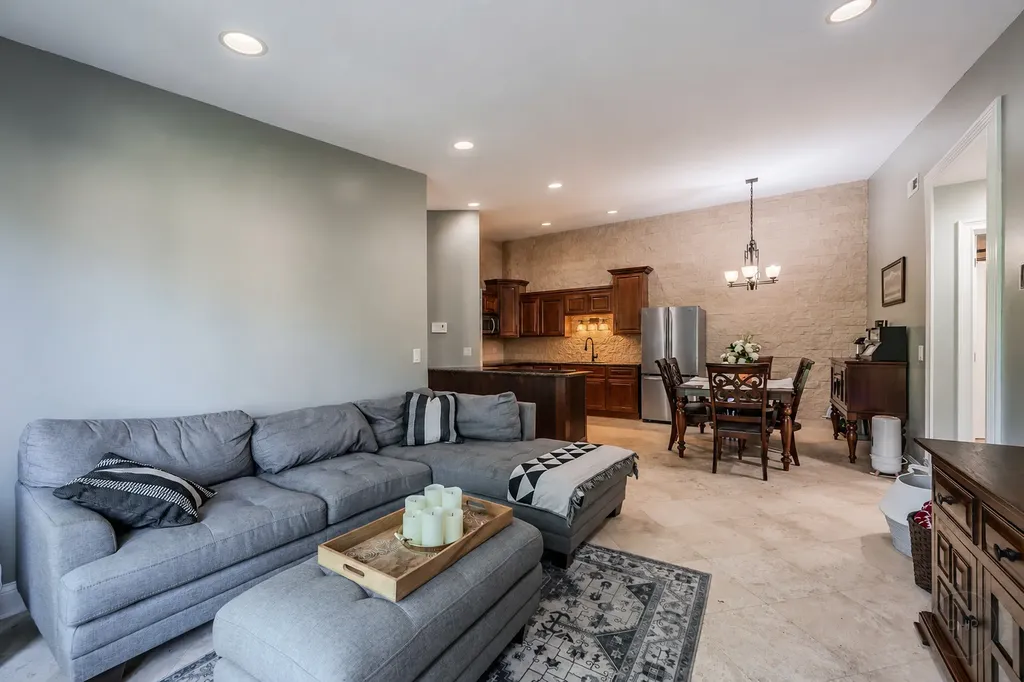 1535 Raymond Drive Naperville IL 60563