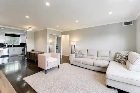 600 Cobblestone Circle Glenview IL 60025