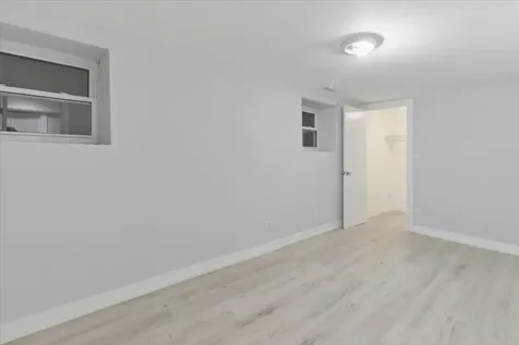 910 West Gunnison Street Chicago IL 60640
