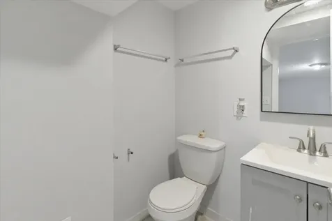 910 West Gunnison Street Chicago IL 60640