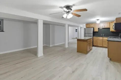 910 West Gunnison Street Chicago IL 60640