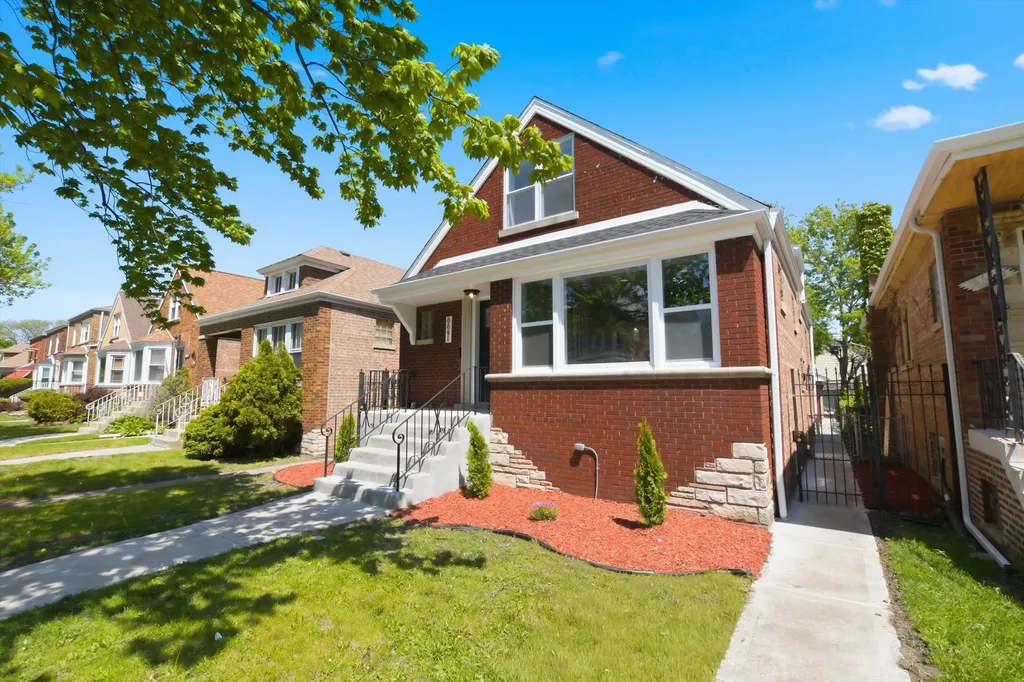 8641 South Kingston Avenue Chicago IL 60617