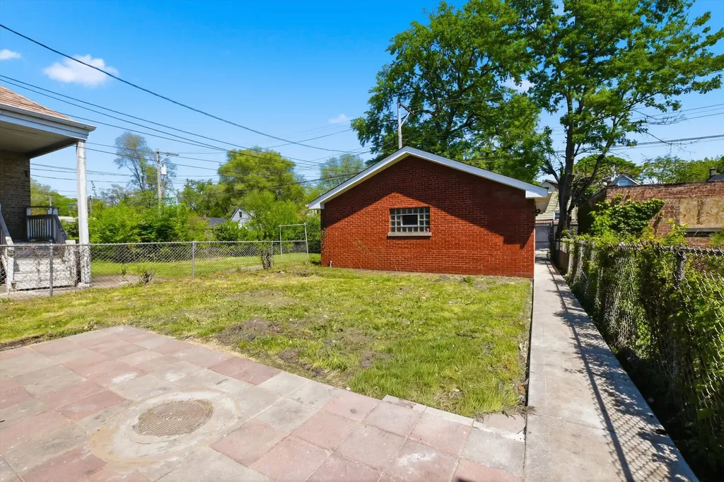 8641 South Kingston Avenue Chicago IL 60617
