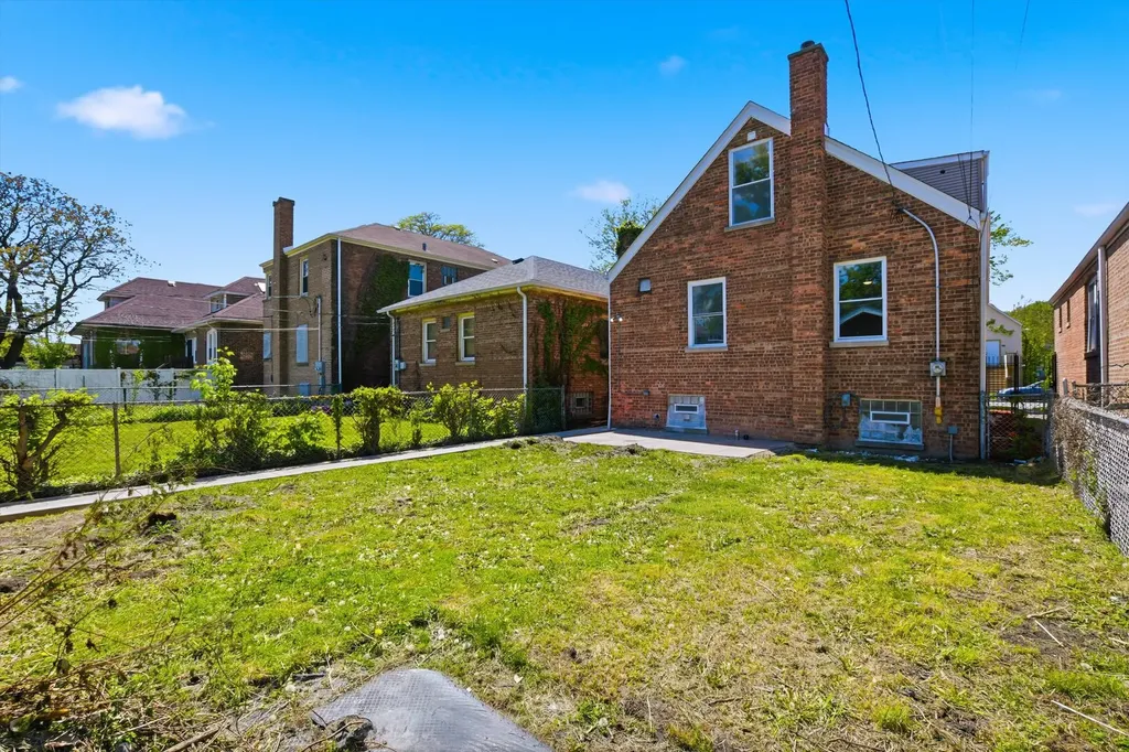 8641 South Kingston Avenue Chicago IL 60617