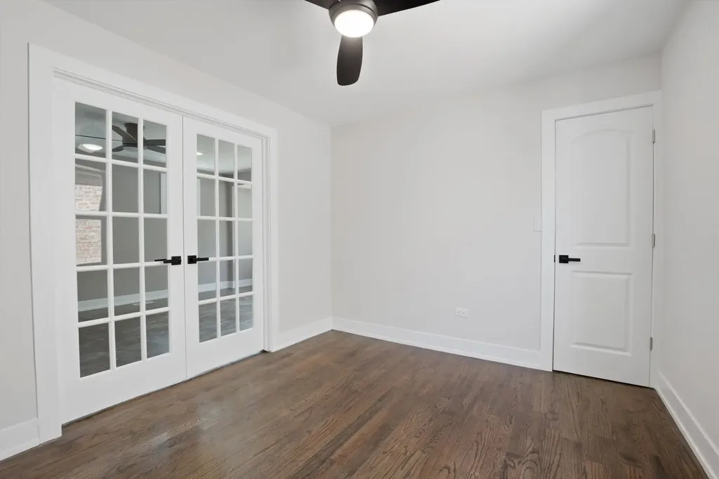 8641 South Kingston Avenue Chicago IL 60617