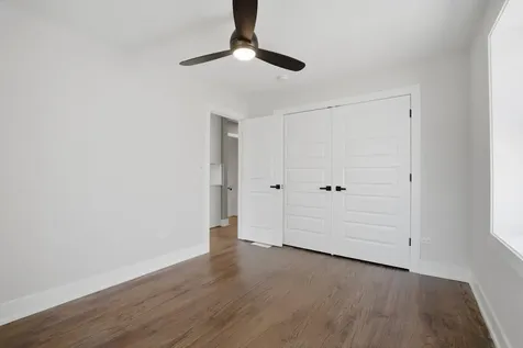8641 South Kingston Avenue Chicago IL 60617