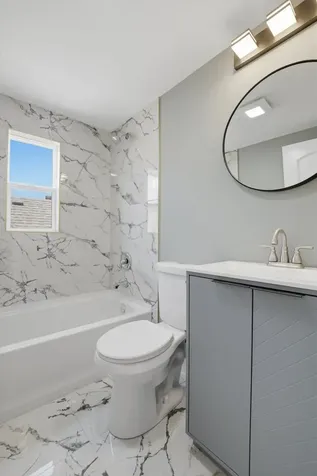 8641 South Kingston Avenue Chicago IL 60617