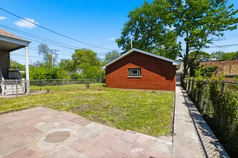8641 South Kingston Avenue Chicago IL 60617
