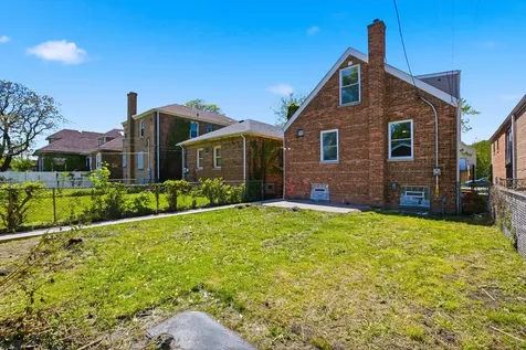 8641 South Kingston Avenue Chicago IL 60617