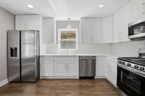 8641 South Kingston Avenue Chicago IL 60617