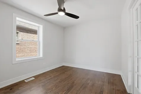 8641 South Kingston Avenue Chicago IL 60617