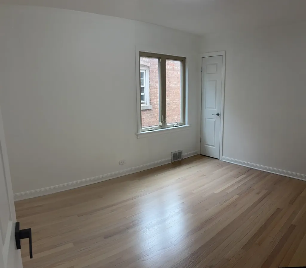 6737 South Kenneth Avenue Chicago IL 60629