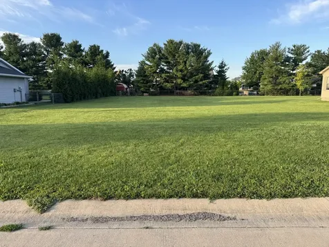 105 Fox Run Court Leroy IL 61752