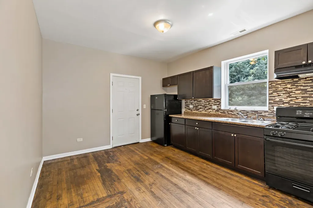 7843 South Evans Avenue Chicago IL 60619