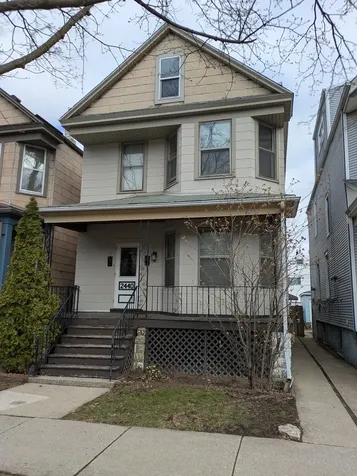 2440 West Warner Avenue Chicago IL 60618