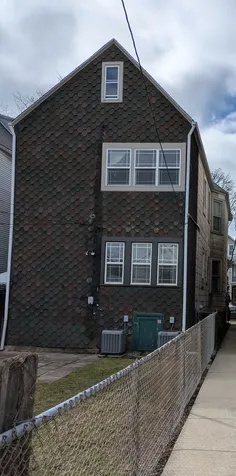 2440 West Warner Avenue Chicago IL 60618