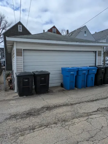 2440 West Warner Avenue Chicago IL 60618