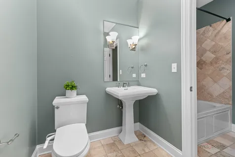 31158 Sage Court Green Oaks IL 60048