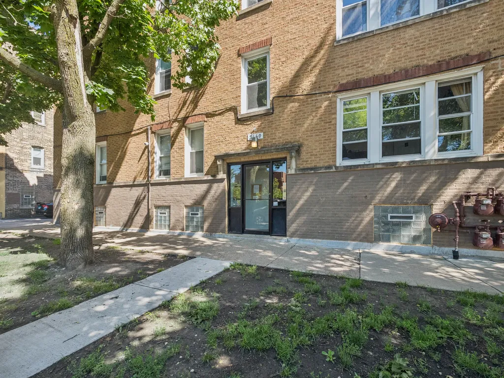 3440 West Leland Avenue Chicago IL 60625